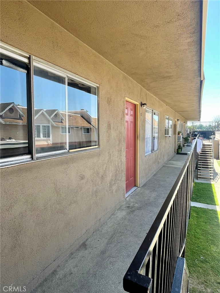 524 Williamson Avenue Fullerton, CA 92832 - Photo 3 of 12 a view of an entryway
