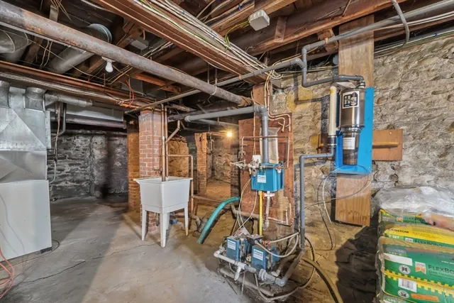 $400,000 | 1678 Northampton Street, Holyoke, MA 01040