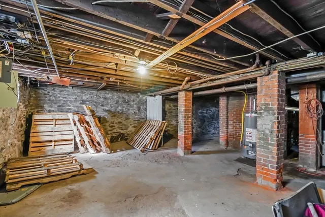 $400,000 | 1678 Northampton Street, Holyoke, MA 01040