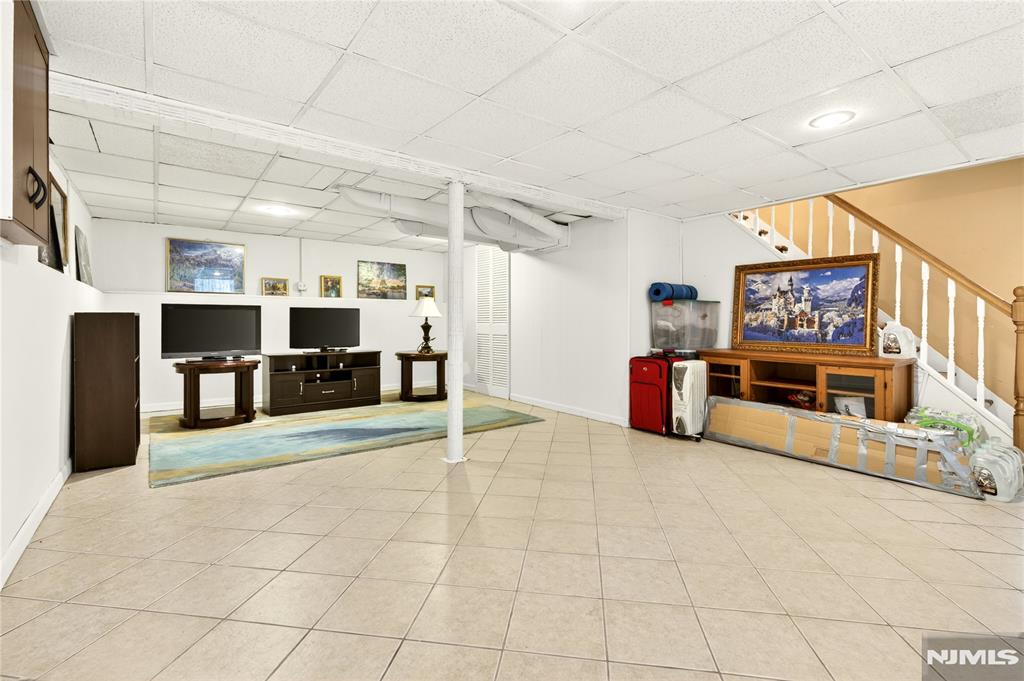 12 Stony Hill Road Clifton, NJ 07013 - Photo 25 of 35