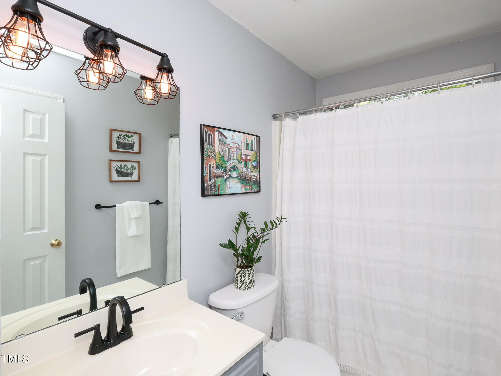 3620 Epperly Court Raleigh, NC 27616 - Photo 34 of 48 042_3620_Epperly_Ct_Full_Bath2