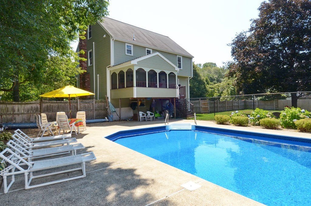 17 Independence Road Bedford, MA 01730 - Photo 18 of 20 Gallery Image 18