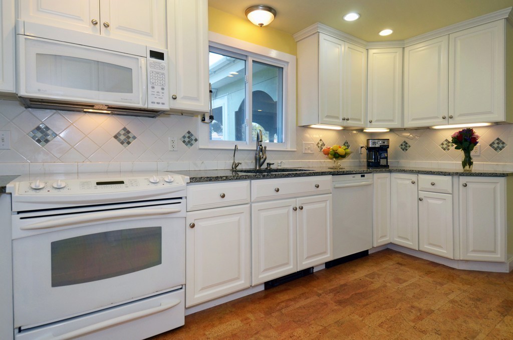 17 Independence Road Bedford, MA 01730 - Photo 9 of 20 Gallery Image 9