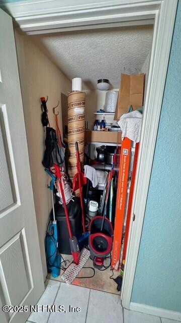 1414 Vista Cove Road St. Augustine, FL 32084 - Photo 17 of 29 a room with furniture and musical instruments