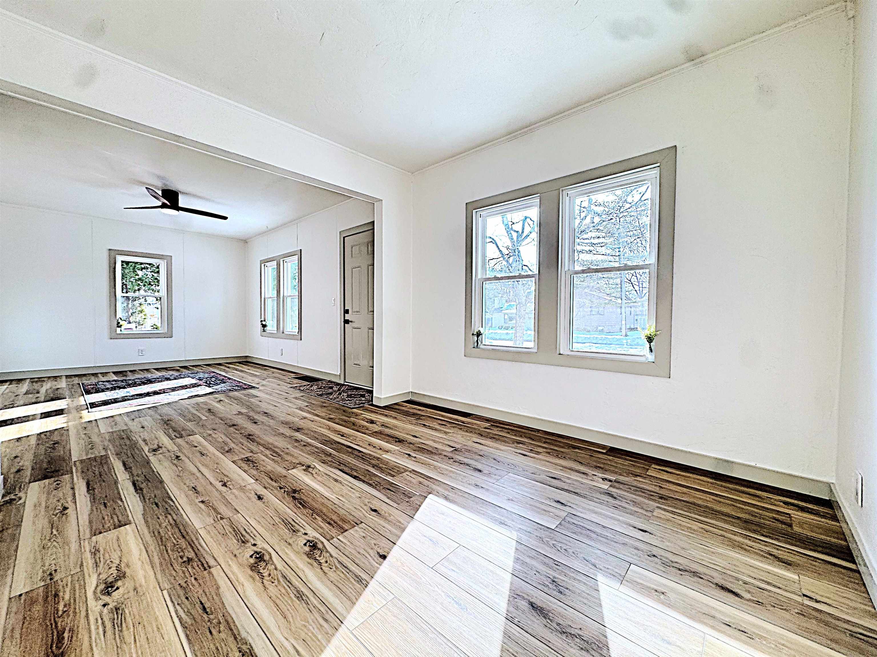 1702 South Perkins Street Appleton, WI 54914 - Photo 3 of 24