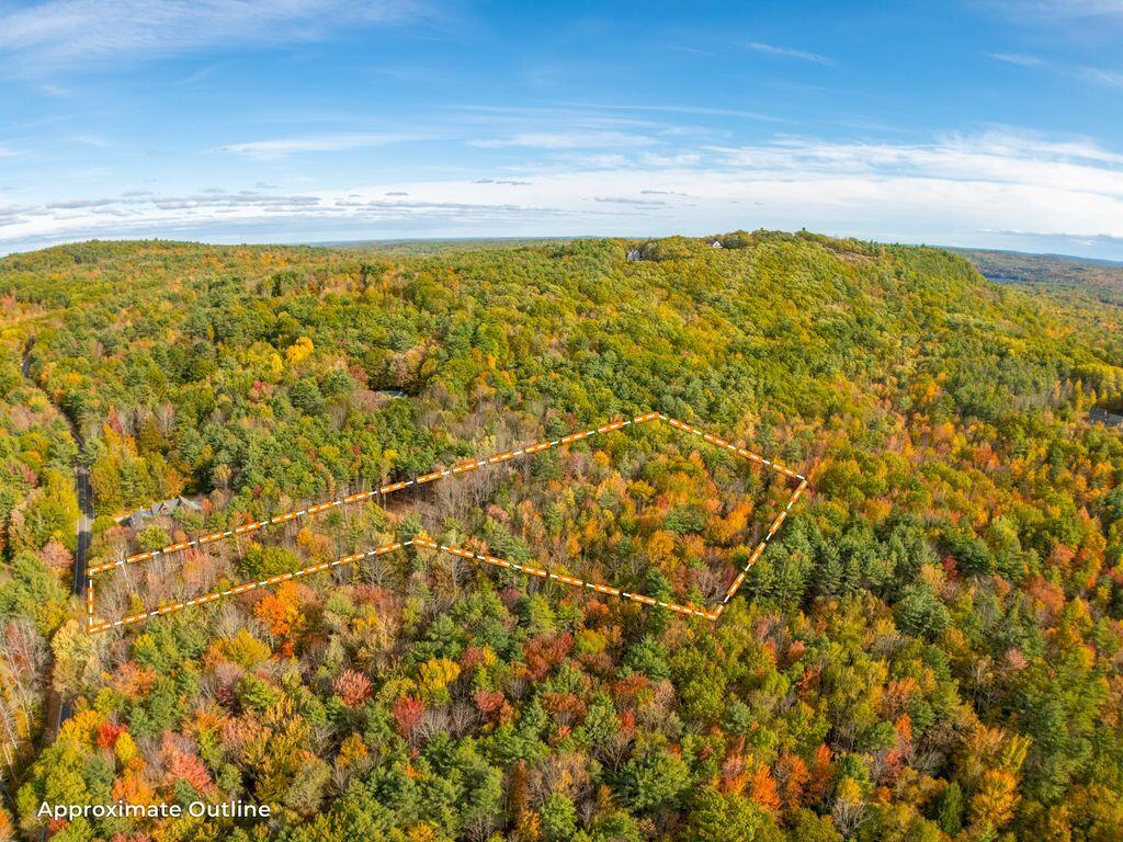 192 Mountain Road Raymond, ME 04071 - Photo 2 of 17