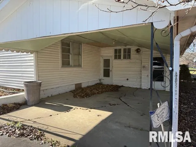 $159,900 | 1112 McHaney Road, Harrisburg, IL 62946