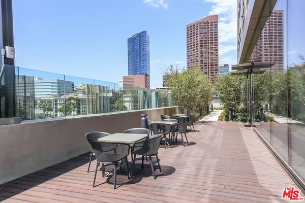 $2,950 | 889 Francisco Street, Unit 2401, Los Angeles, CA 90017