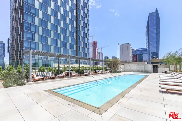 $2,950 | 889 Francisco Street, Unit 2401, Los Angeles, CA 90017
