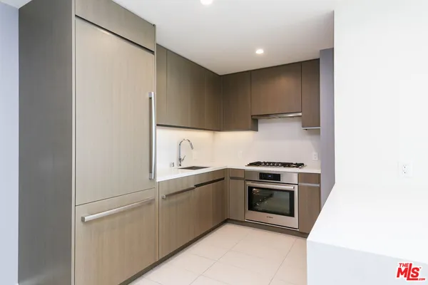 $2,950 | 889 Francisco Street, Unit 2401, Los Angeles, CA 90017