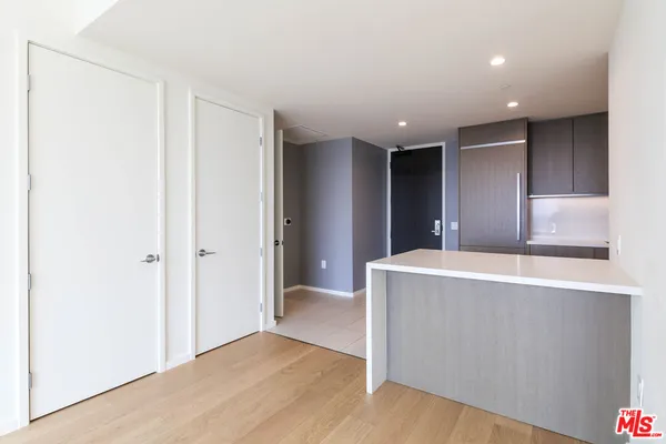 $2,950 | 889 Francisco Street, Unit 2401, Los Angeles, CA 90017