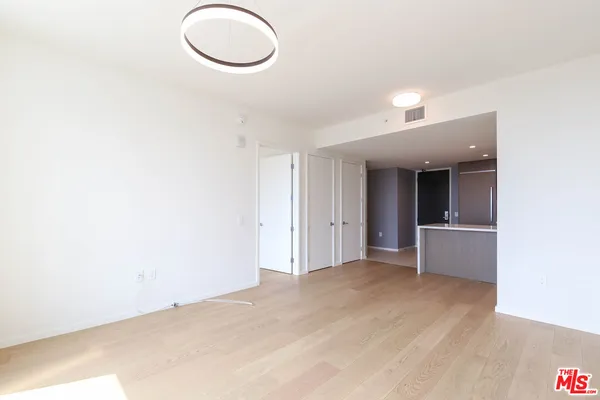 $2,950 | 889 Francisco Street, Unit 2401, Los Angeles, CA 90017