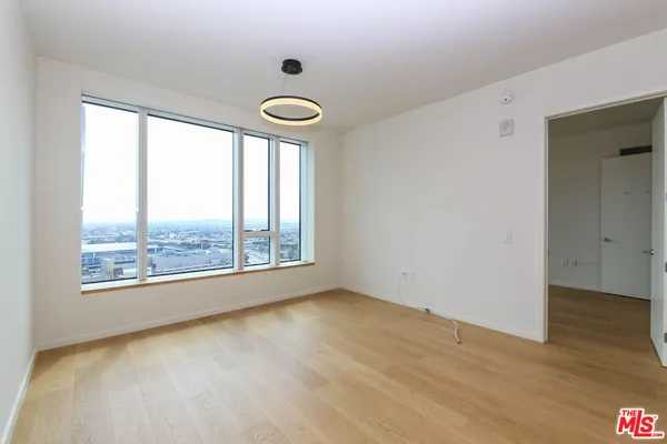 $2,950 | 889 Francisco Street, Unit 2401, Los Angeles, CA 90017