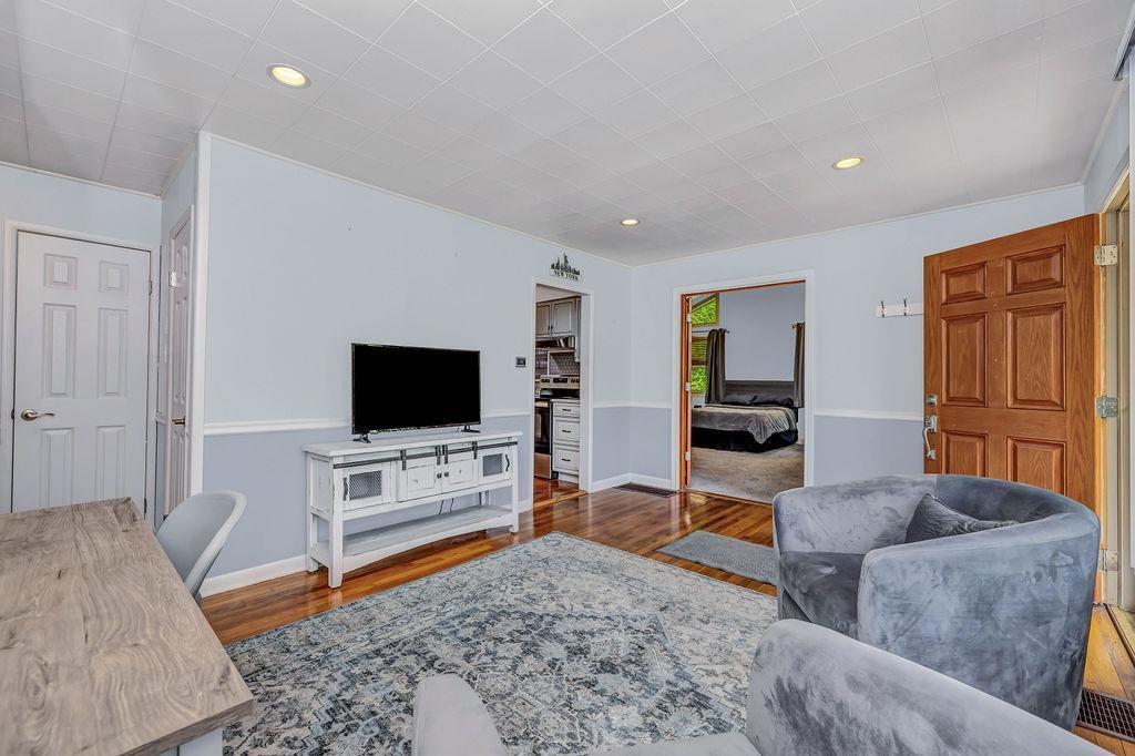 6511 Taylor Road Cincinnati, OH 45248 - Photo 9 of 38