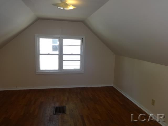 634 Springbrook Avenue Adrian, MI 49221 - Photo 19 of 30 31299888-18.JPG