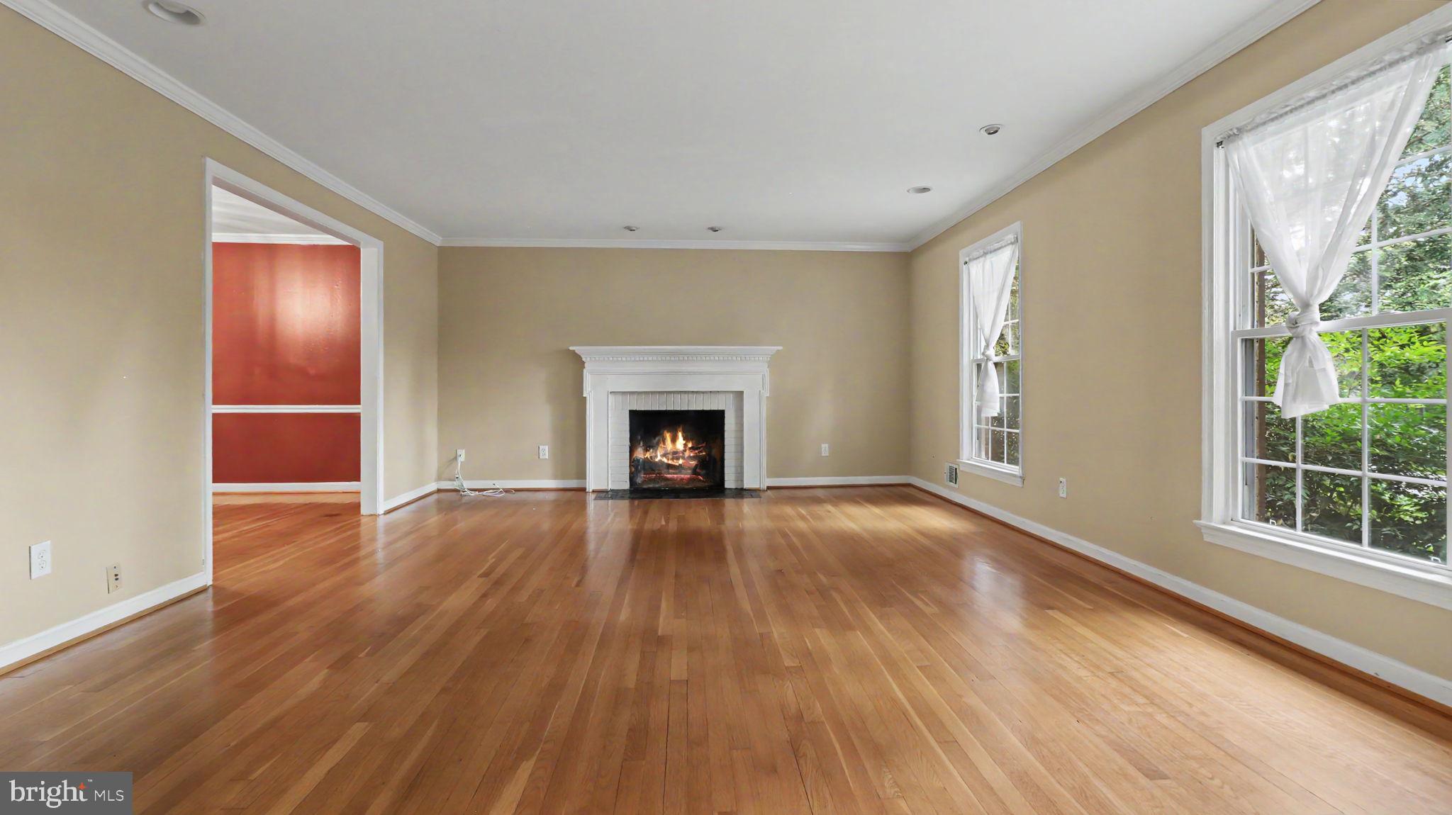 6770 Baron Road McLean, VA 22101 - Photo 14 of 81 Inviting space with warm hardwood floors.