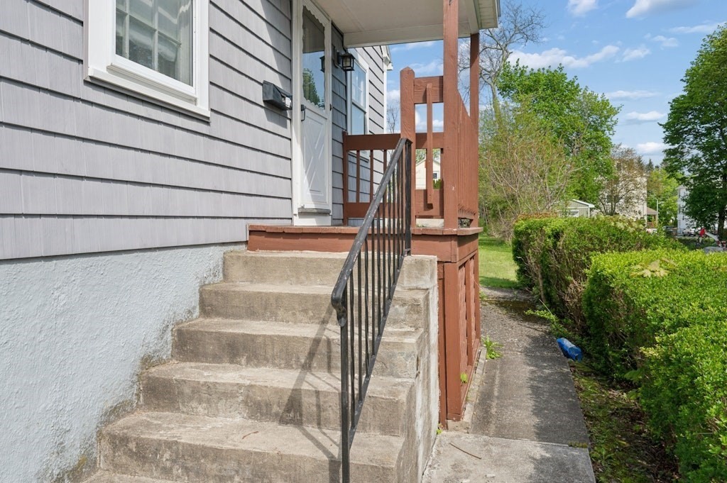 24 Falmouth Street Worcester, MA 01607 - Photo 26 of 28
