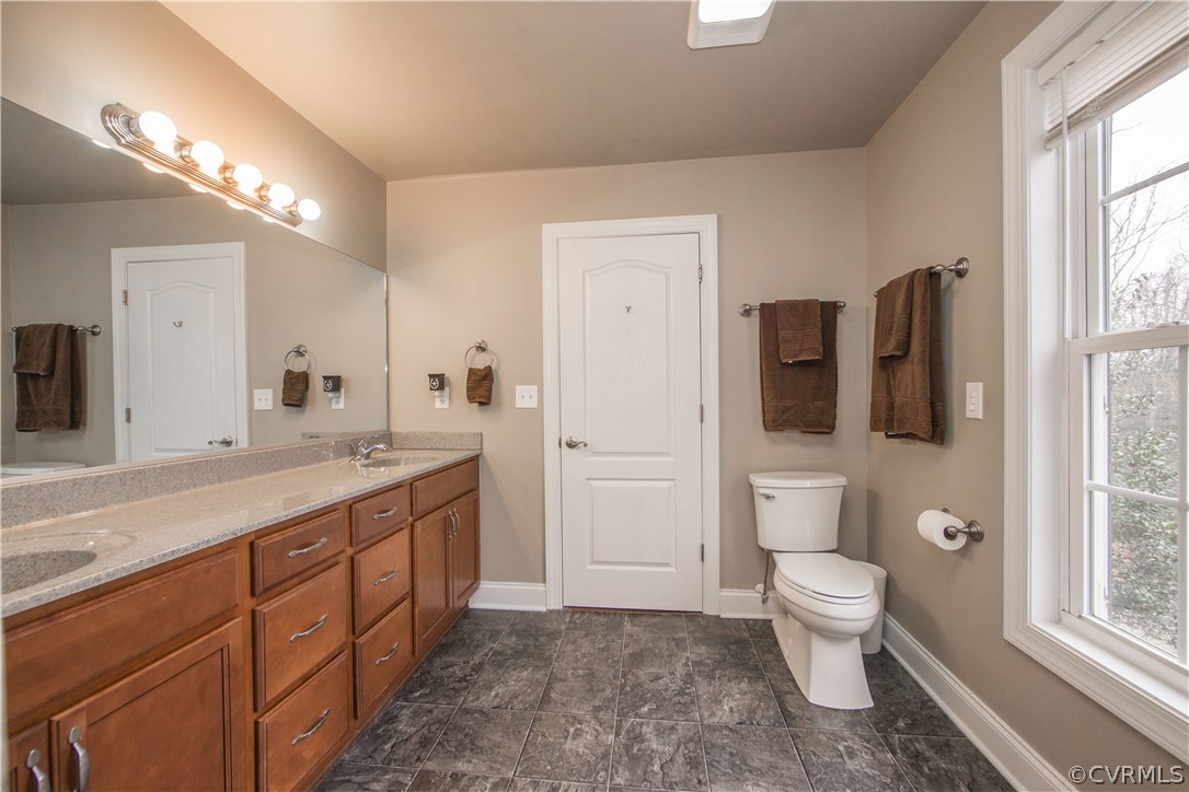 2533 River Run Road Prince George, VA 23875 - Photo 24 of 43 Master bath