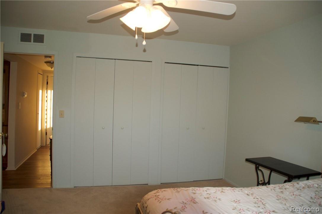 1885 Meadow Dale Court Rochester, MI 48309 - Photo 5 of 22 DSC_0018.jpeg