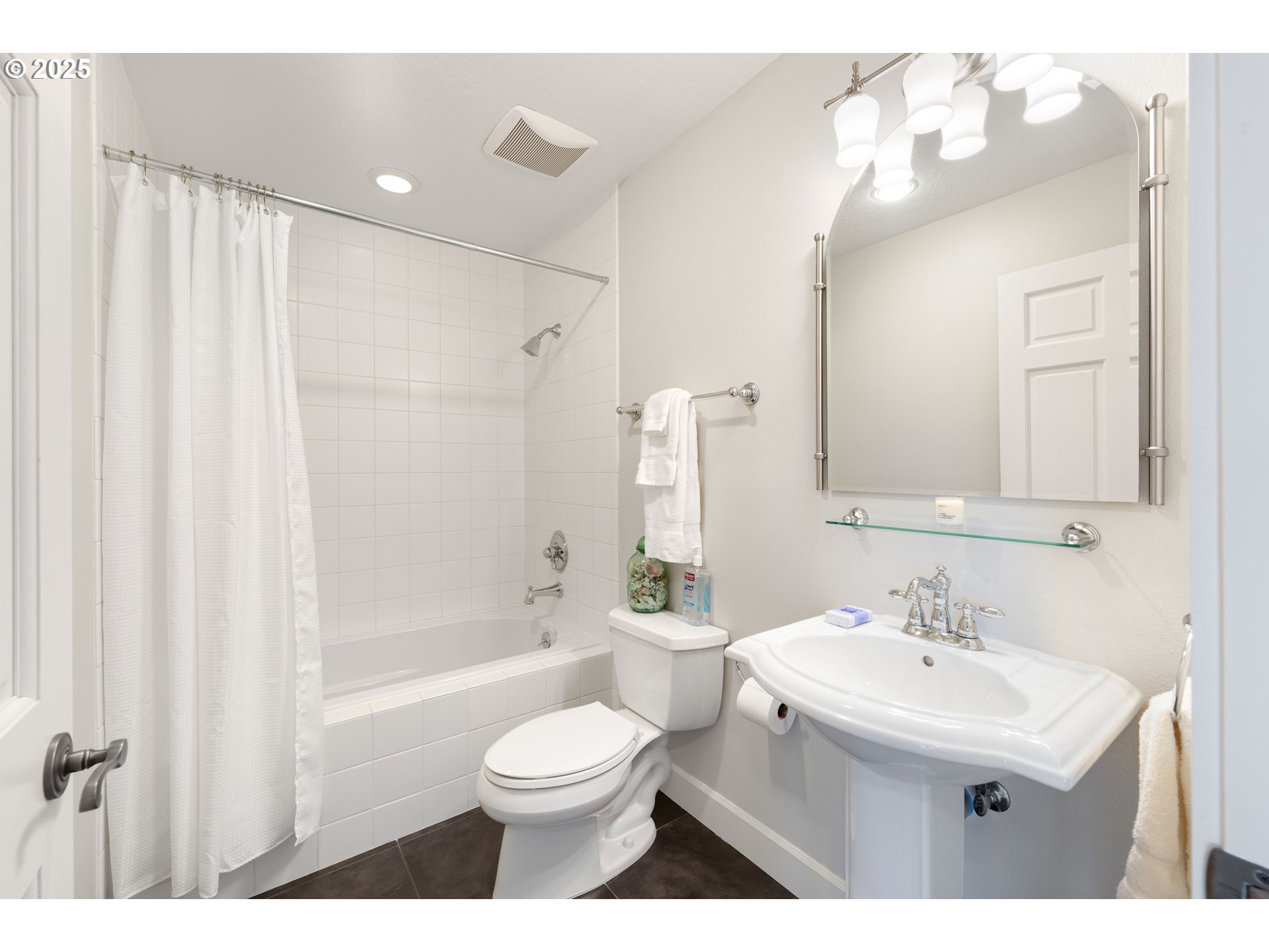 90989 Pigeon Point Loop Coos Bay, OR 97420 - Photo 33 of 48 a bathroom with a sink a toilet and shower