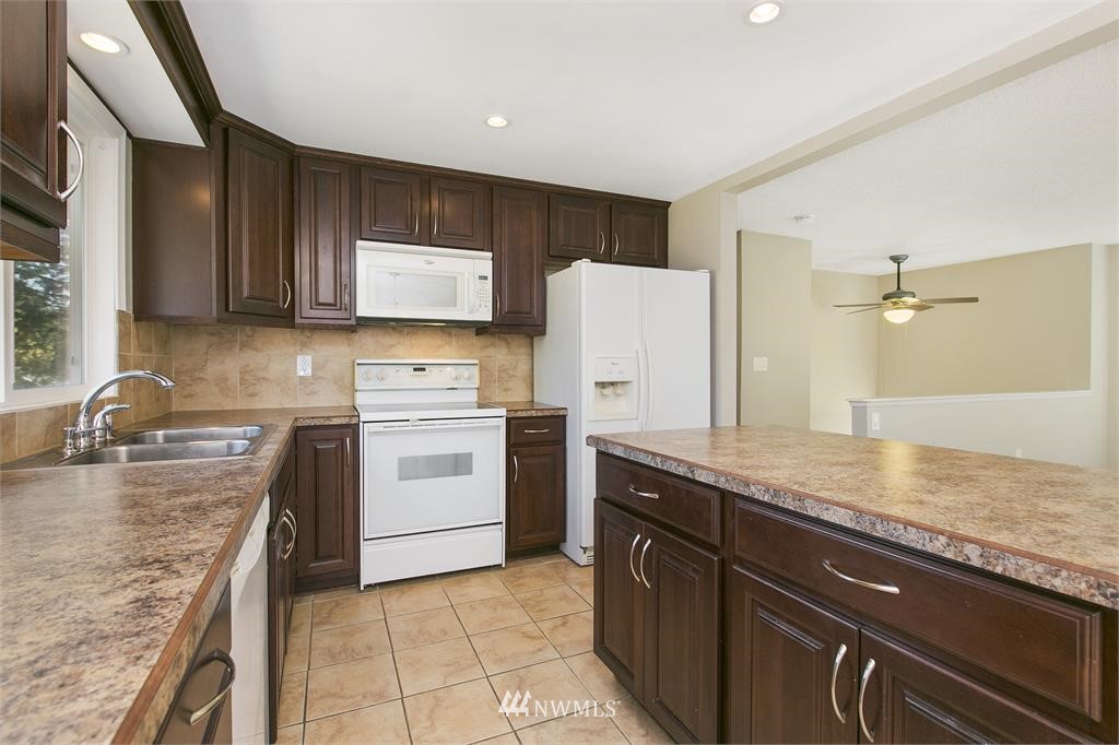 15402 110th Place Northeast Bothell, WA 98011 - Photo 4 of 19 Gallery Image 4
