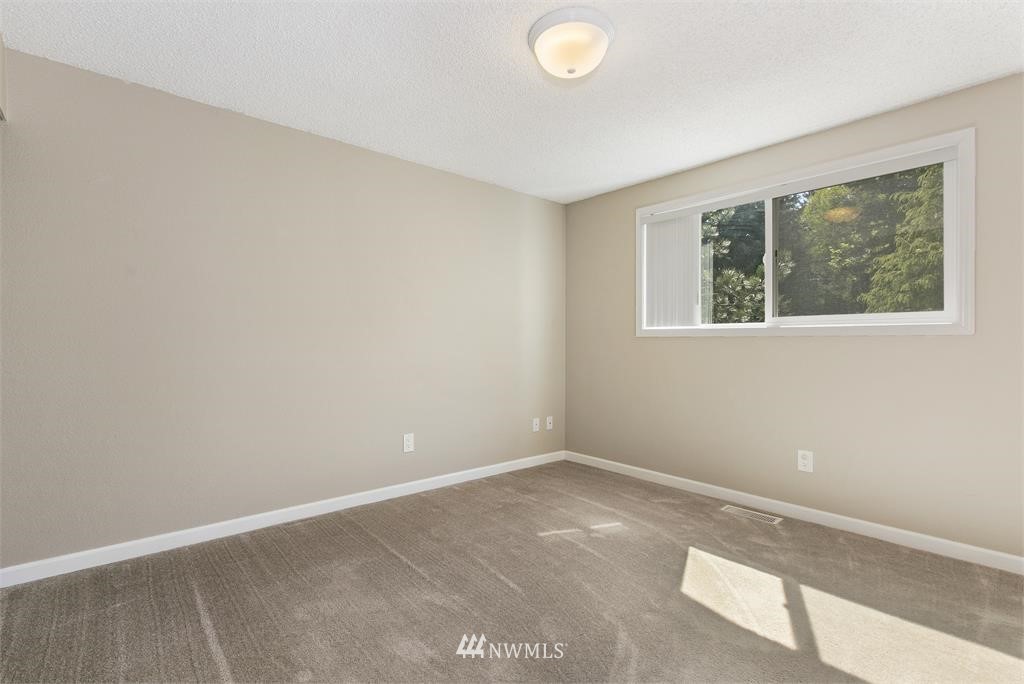 15402 110th Place Northeast Bothell, WA 98011 - Photo 8 of 19 Gallery Image 8