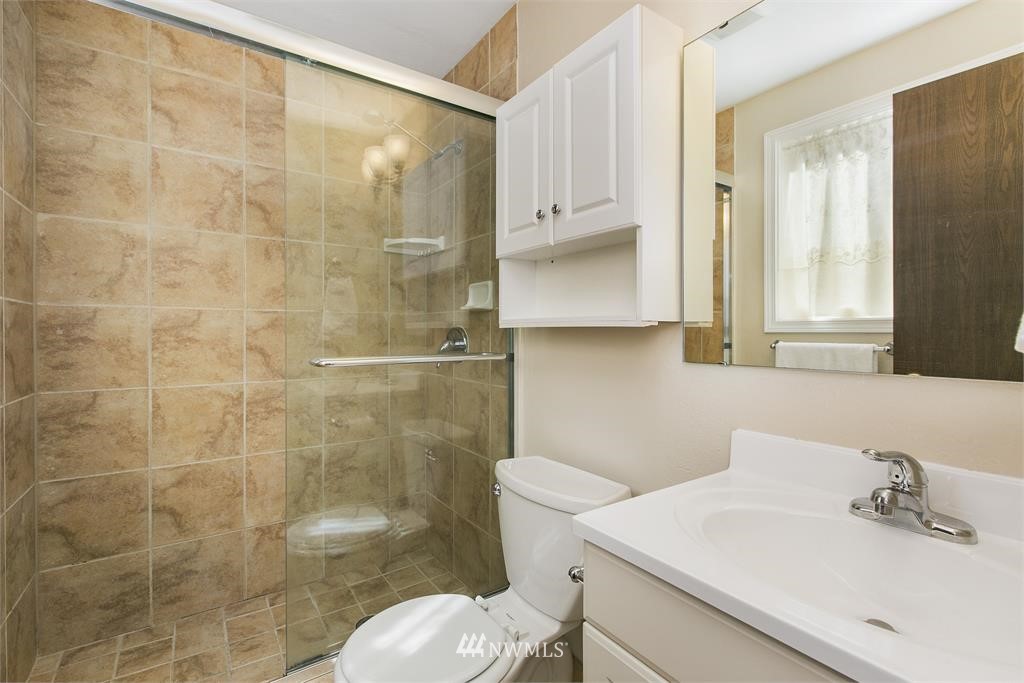 15402 110th Place Northeast Bothell, WA 98011 - Photo 9 of 19 Gallery Image 9