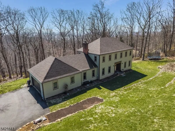 $679,000 | 514 Lannon Lane, Glen Gardner, NJ 08826