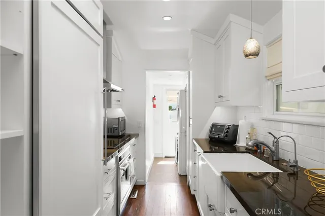 $1,999,000 | 1029 Glenneyre Street, Laguna Beach, CA 92651