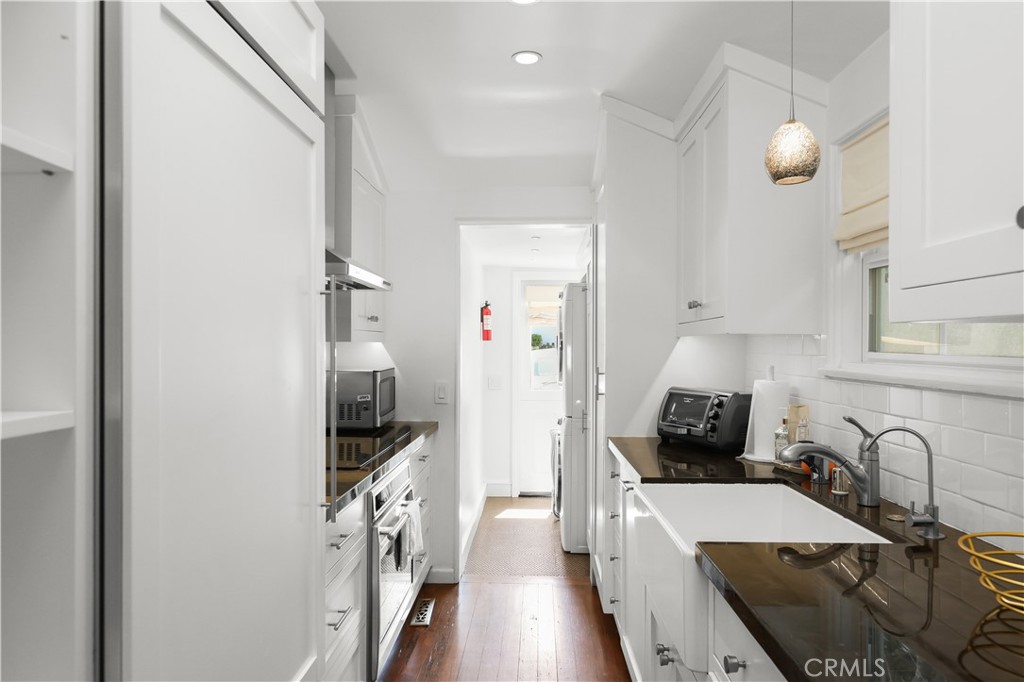 1029 Glenneyre Street Laguna Beach, CA 92651 - Photo 23 of 45