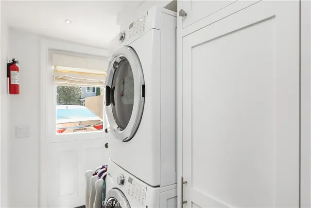 $1,999,000 | 1029 Glenneyre Street, Laguna Beach, CA 92651