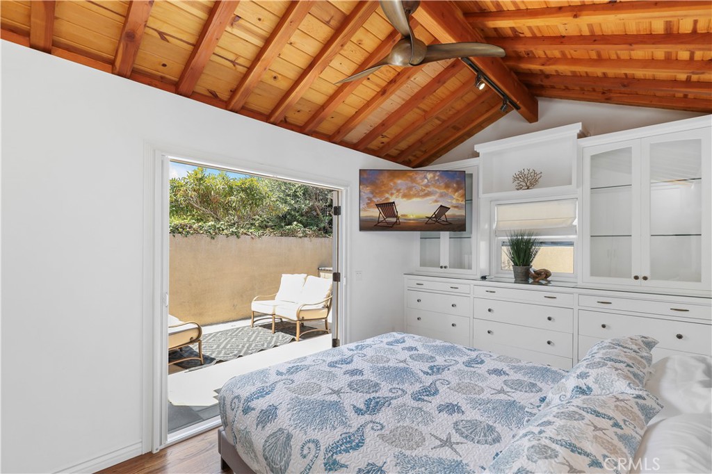 1029 Glenneyre Street Laguna Beach, CA 92651 - Photo 3 of 45