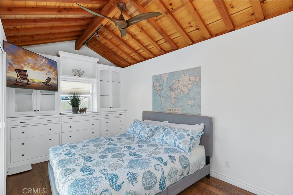 1029 Glenneyre Street Laguna Beach, CA 92651 - Photo 4 of 45