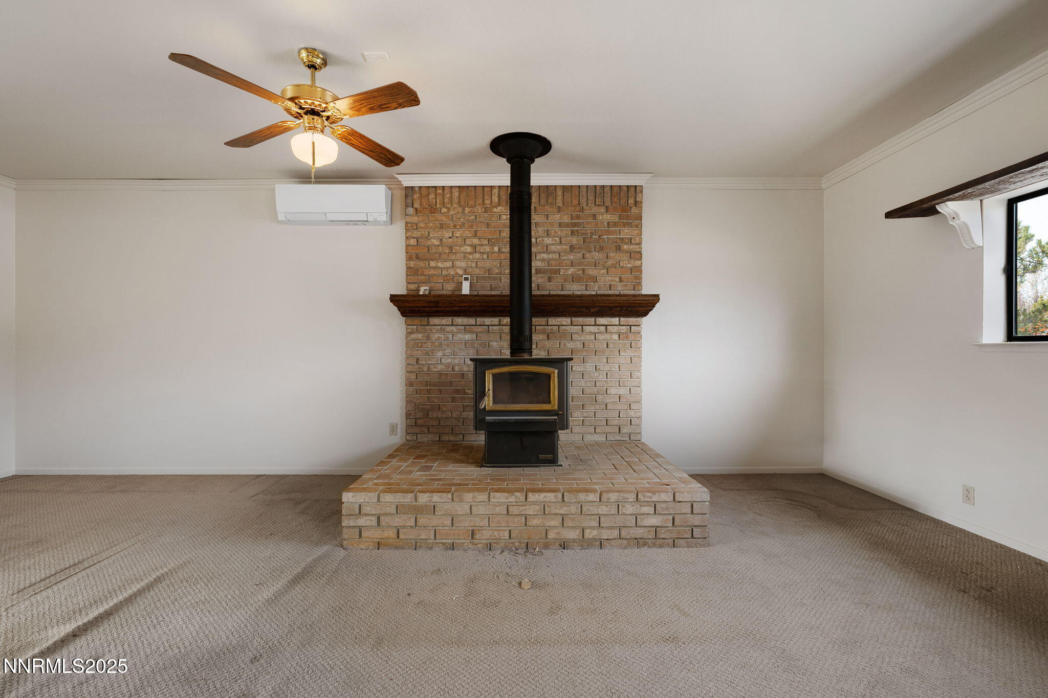 450 Marsh Road Carson City, NV 89701 - Photo 25 of 41 a living room with fireplace