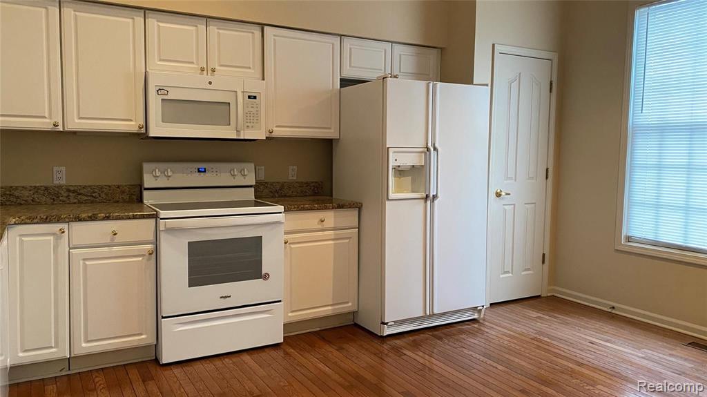1436 Copper Circle Rochester, MI 48306 - Photo 8 of 21