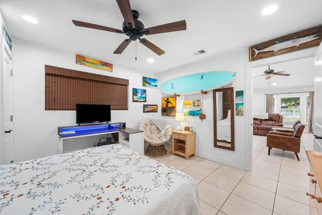 $300,000 | 32 7th Avenue, Unit 120, Shalimar, FL 32579