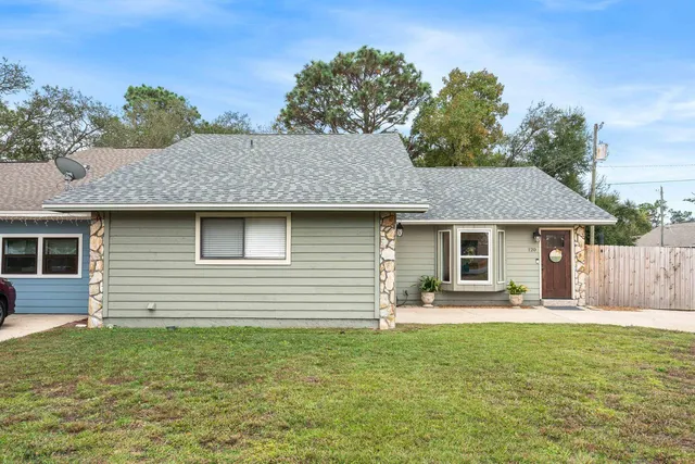 $300,000 | 32 7th Avenue, Unit 120, Shalimar, FL 32579