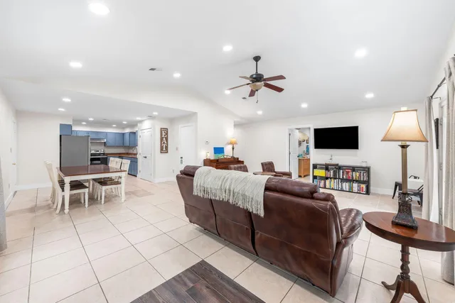 $300,000 | 32 7th Avenue, Unit 120, Shalimar, FL 32579