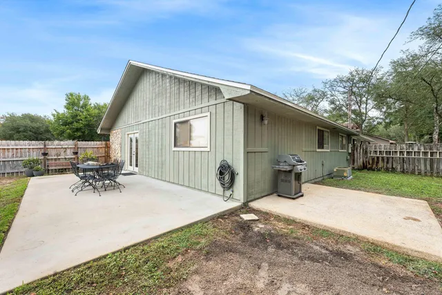 $300,000 | 32 7th Avenue, Unit 120, Shalimar, FL 32579