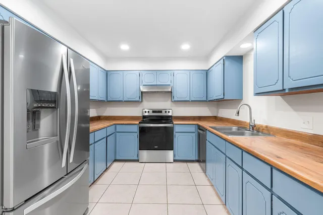 $300,000 | 32 7th Avenue, Unit 120, Shalimar, FL 32579