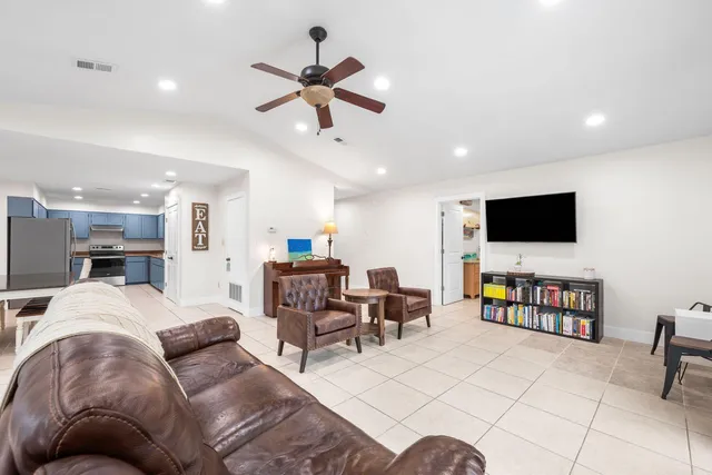 $300,000 | 32 7th Avenue, Unit 120, Shalimar, FL 32579