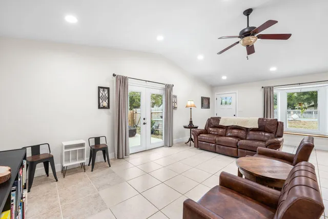 $300,000 | 32 7th Avenue, Unit 120, Shalimar, FL 32579