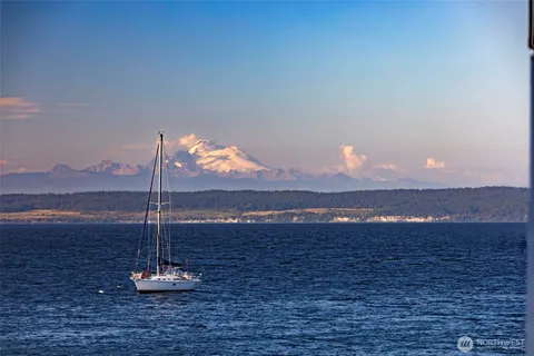 $2,800,000 | 10 Northwest Front Street, Coupeville, WA 98239