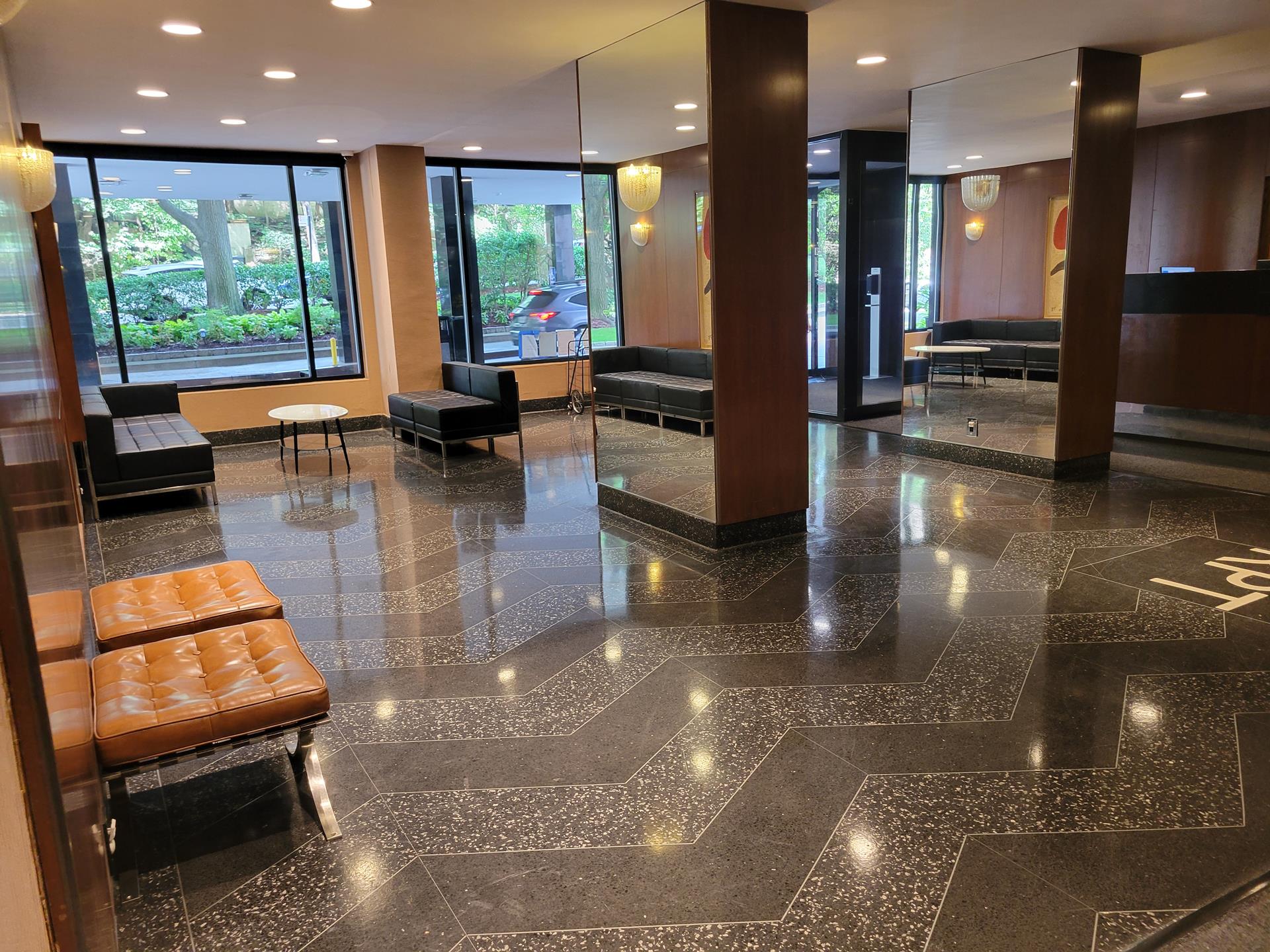 555 Kappock Street, Unit 11B Bronx, NY 10463 - Photo 26 of 29 a lobby with furniture and a large window