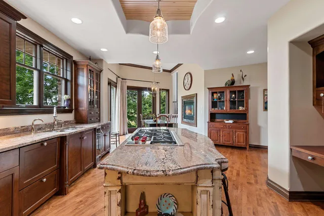 $949,900 | 4349 Windemer Lane, Hobart, WI 54155