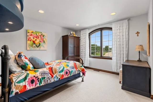 $949,900 | 4349 Windemer Lane, Hobart, WI 54155