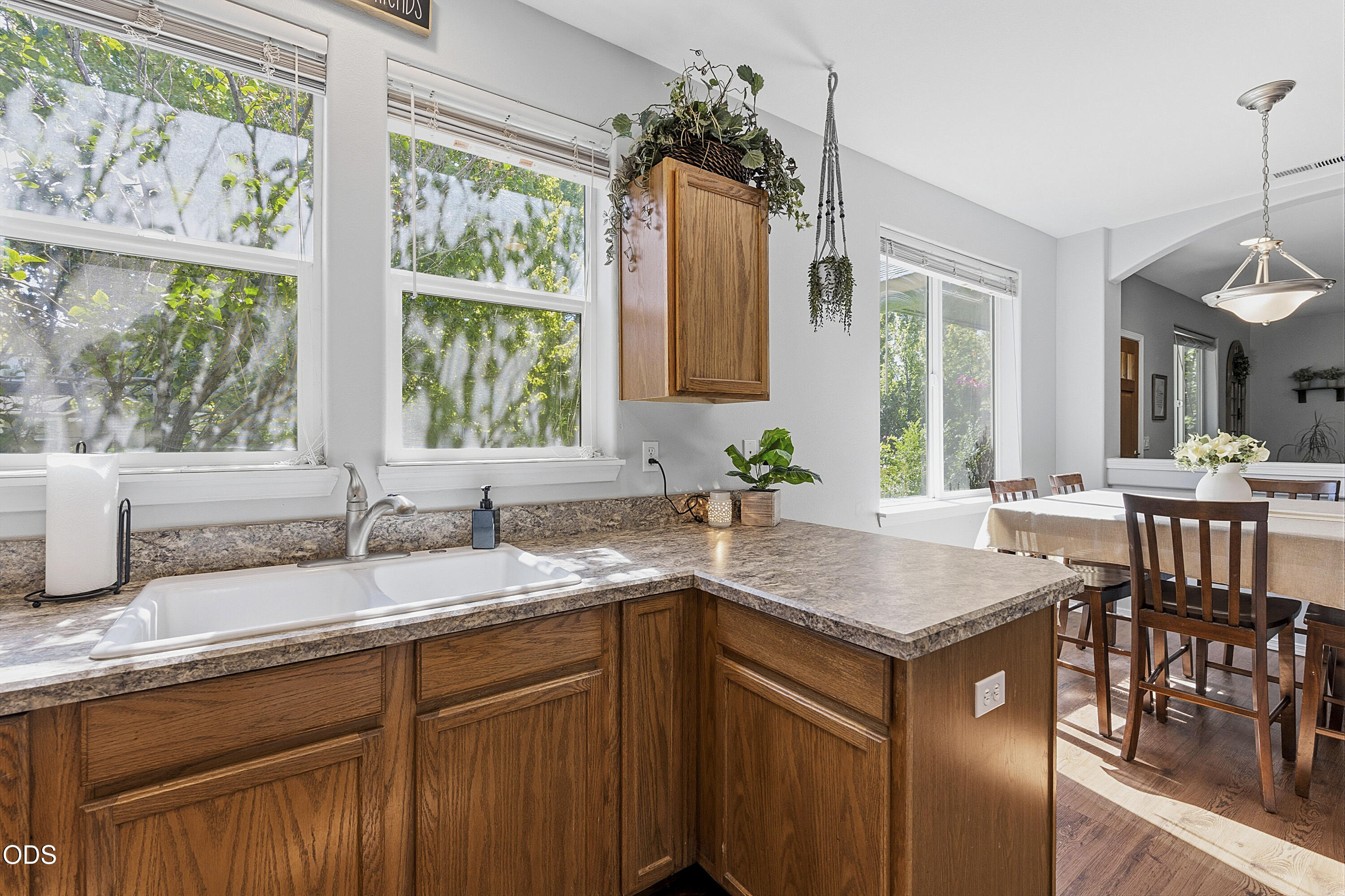 1345 Northeast 3rd Street Redmond, OR 97756 - Photo 11 of 27