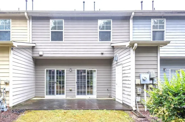 $2,100 | 706 Mardonie Reach Lane, Cary, NC 27519