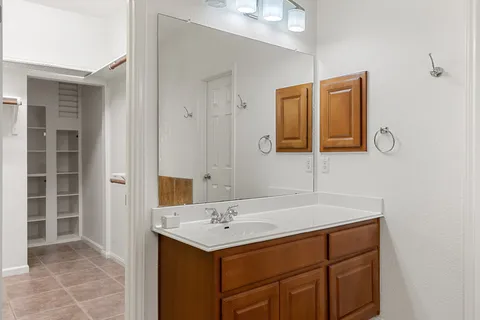 $749,500 | 908 Golden Palomino Court, Austin, TX 78732