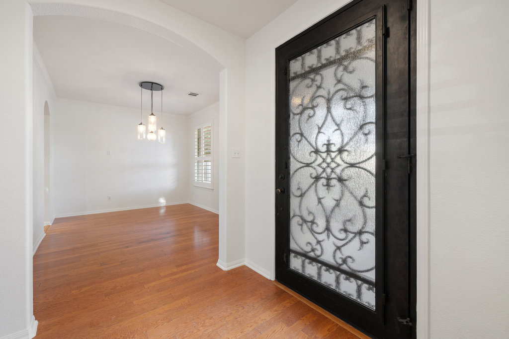 908 Golden Palomino Court Austin, TX 78732 - Photo 5 of 40 a view of an empty room and window